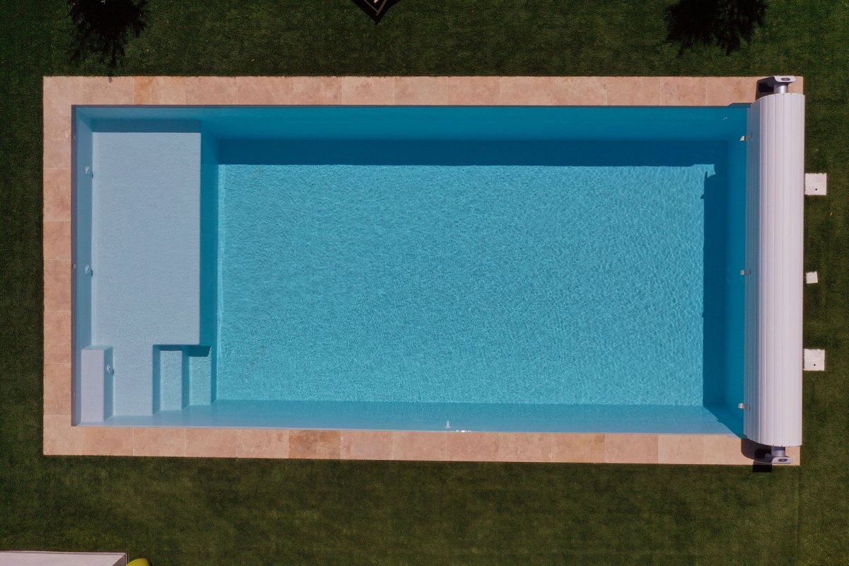 piscine plage vue de drone