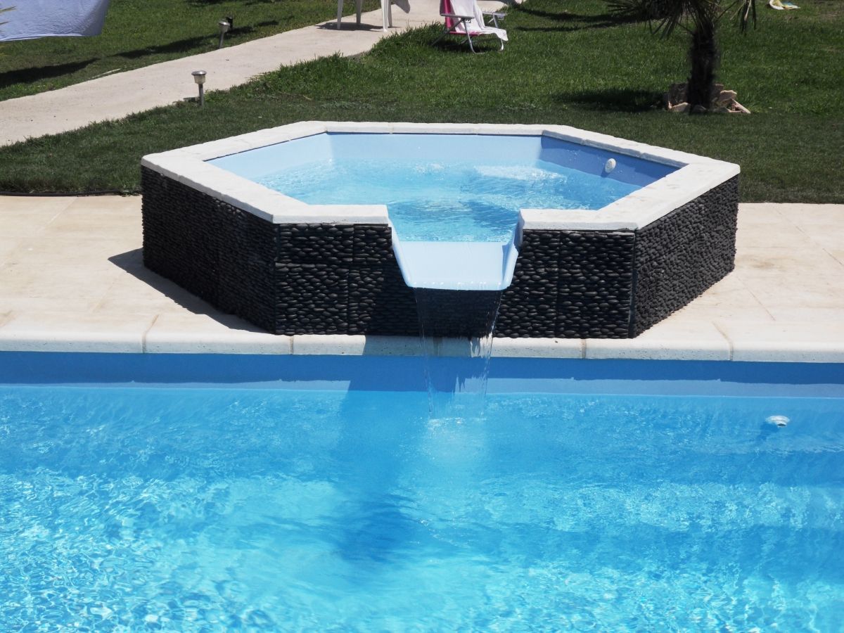 Photo spa débordement piscine coque - Photo d'une piscine coque