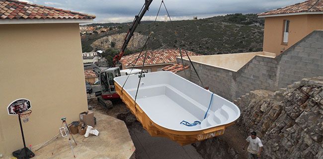 Livraison piscine à la grue