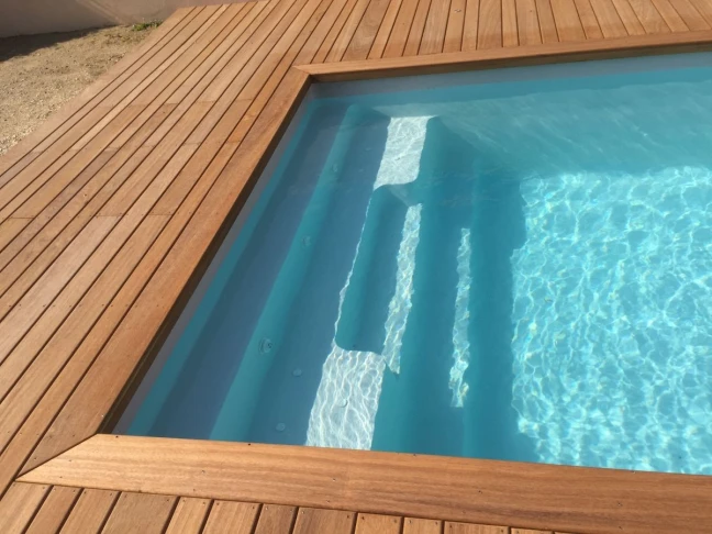 piscine coque lac