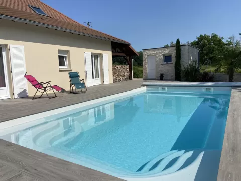 Délai d'installation d'une piscine coque polyester