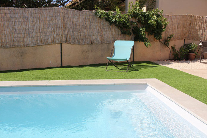 Une jolie piscine 10 m carre - Photo piscine à coque