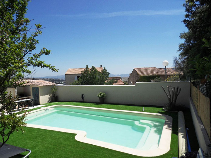piscine beige