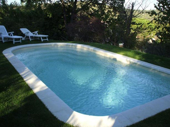 Piscine polyester beige