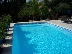 Escalier de piscine rectangle - Photo piscine à coque