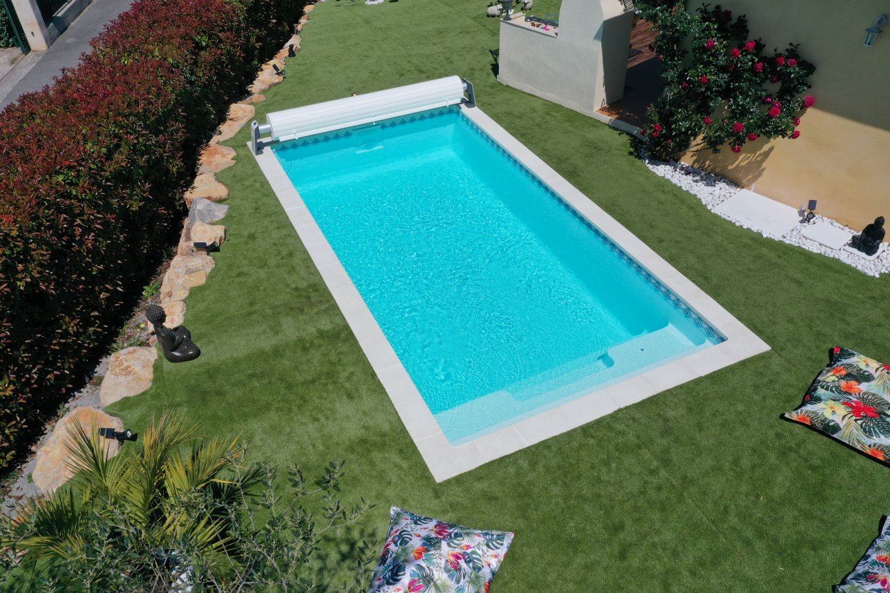 piscine coque gris clair - Photo piscine à coque