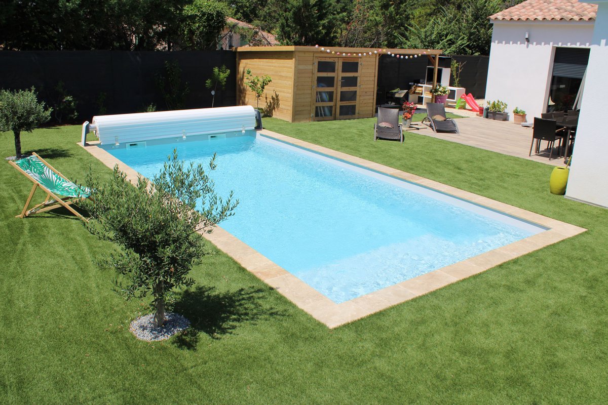 Photo piscine plage 8m en polyester - Photo d'une piscine coque