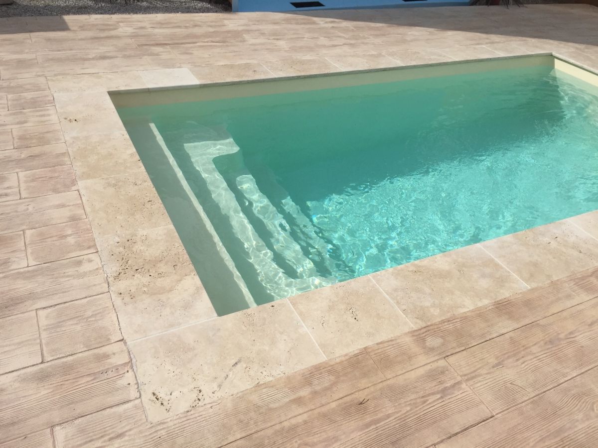 Piscine polyester sans déclaration préalable - Photo piscine à coque