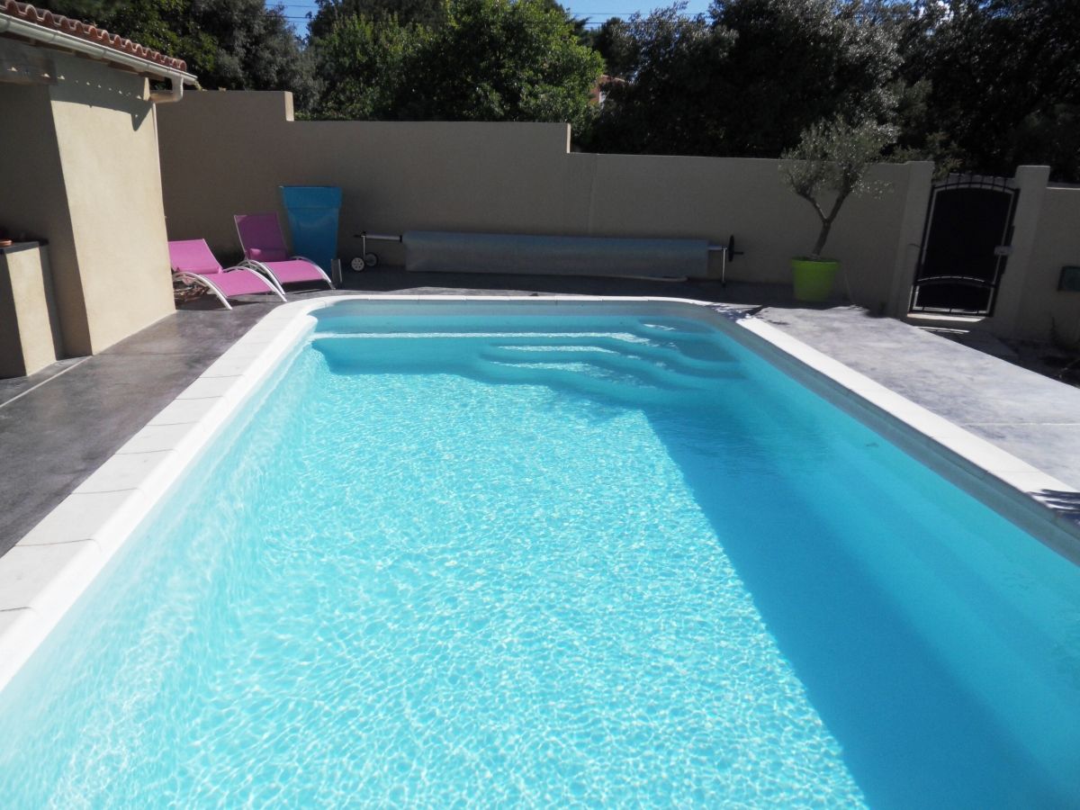 piscine large rectangle - Photo piscine à coque