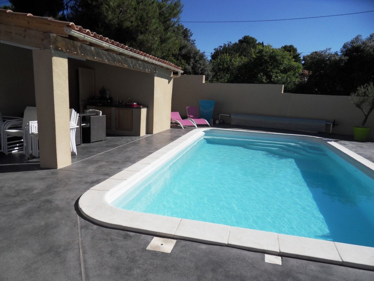 aménagement béton ciré avec piscine - Photo piscine à coque