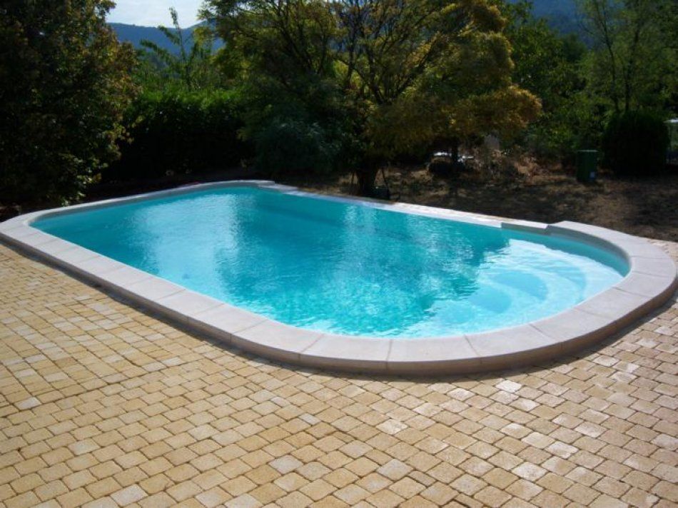 coque piscine a debordement