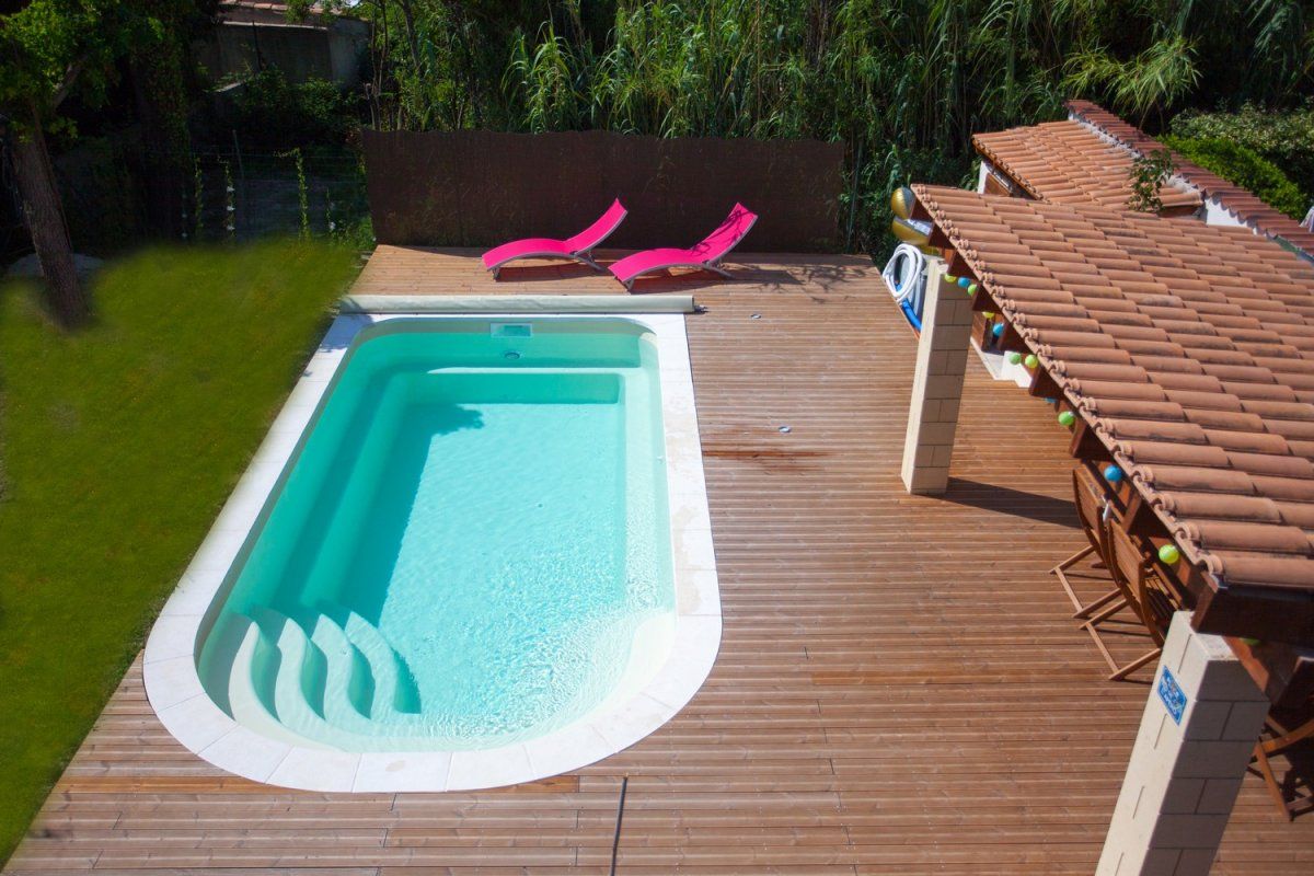 modele lac blanc vert lagon - Photo piscine à coque