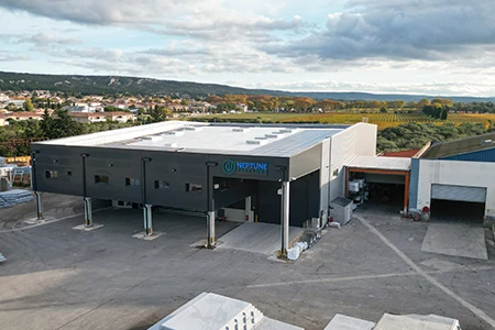 Usine de fabrication de piscines coques Neptune Piscines